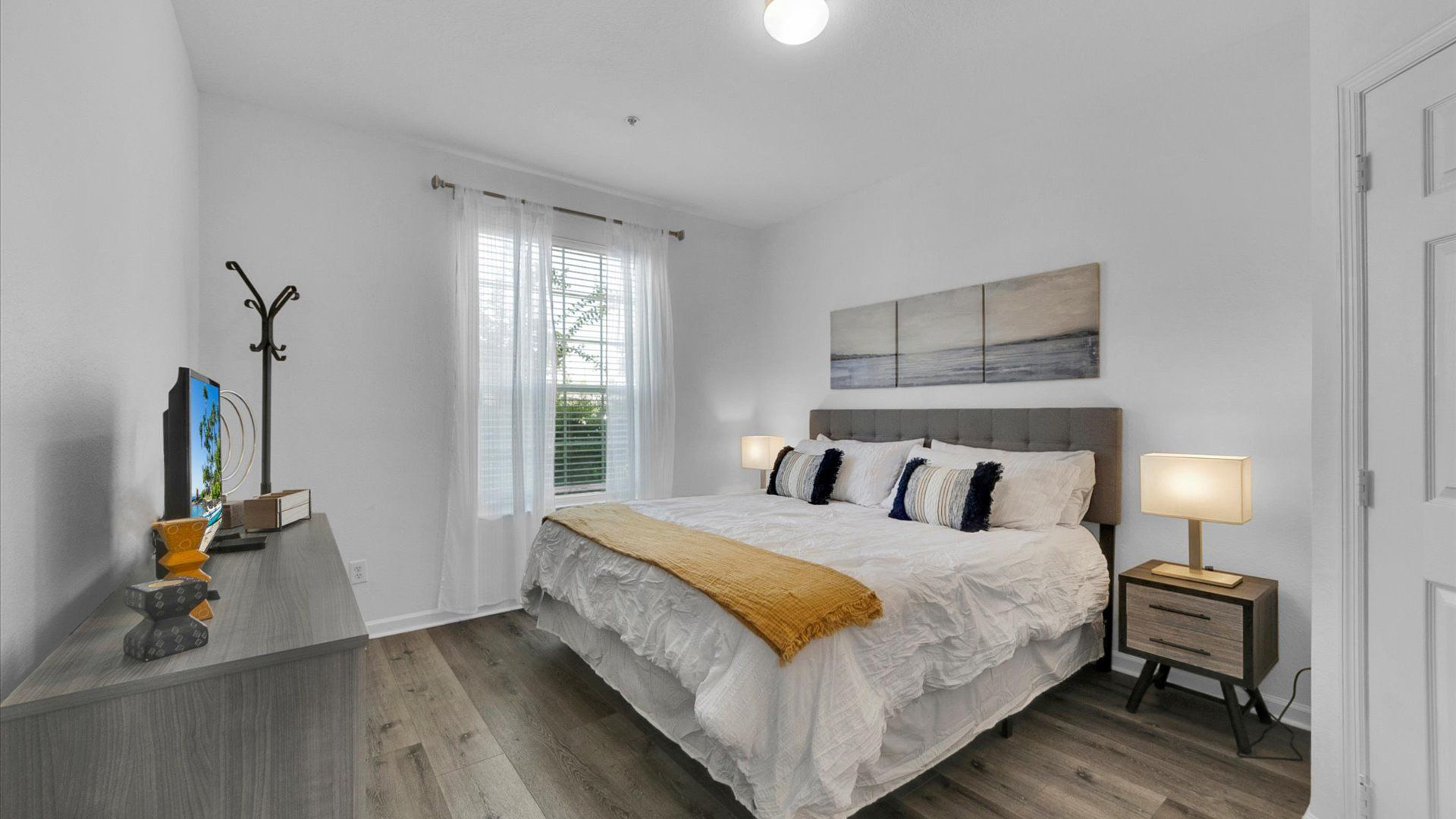 5 Windsor Palms 2 Bed Apartment Master Bedroom